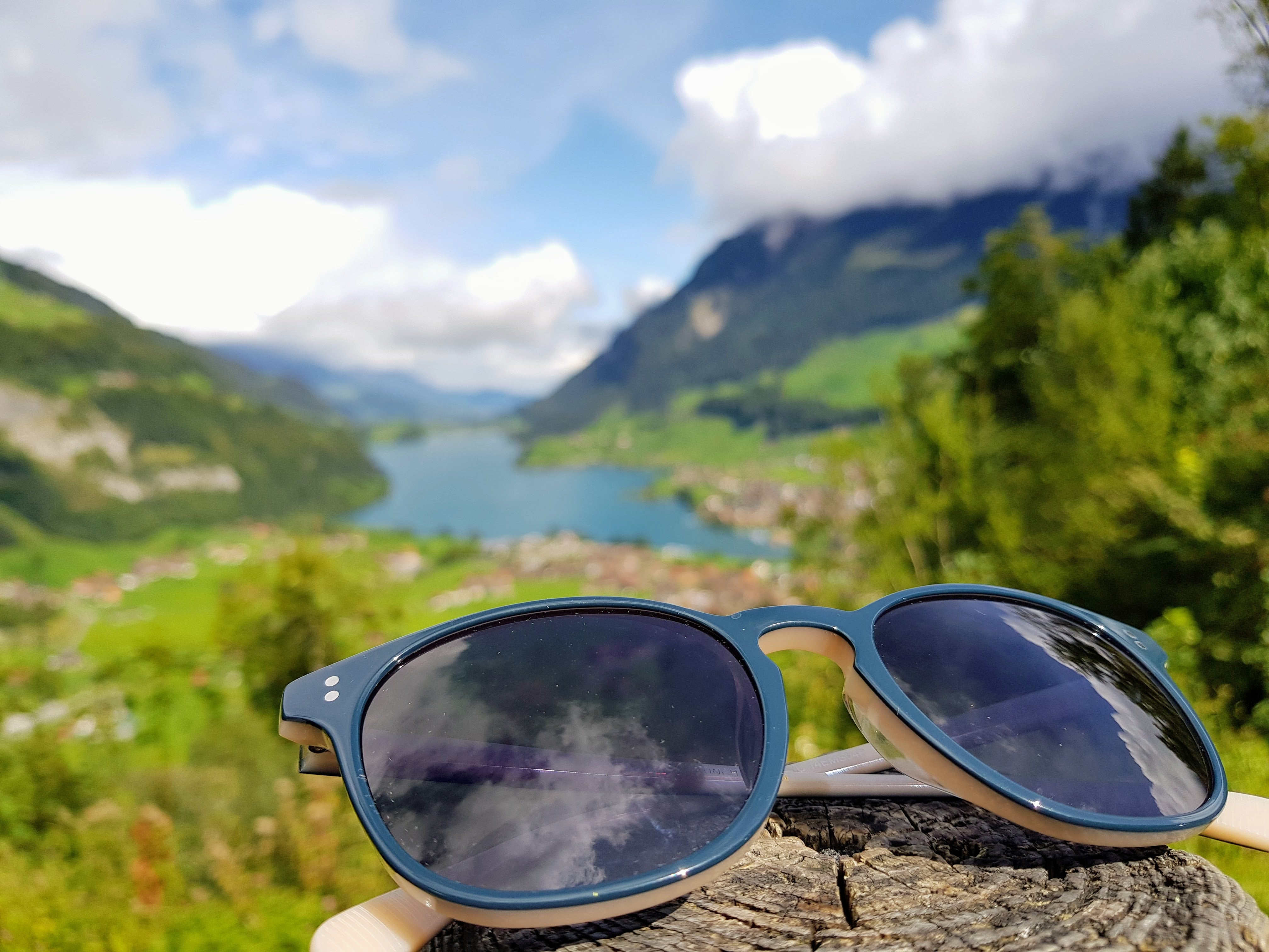 Lake Lungern, Switzerland with @alexanderwiguna